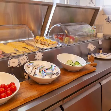 Grand Museum Hotel, Bw Signature Collection 4*