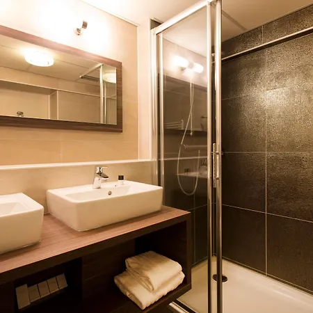Grand Museum Hotel, Bw Signature Collection Hotel 4*