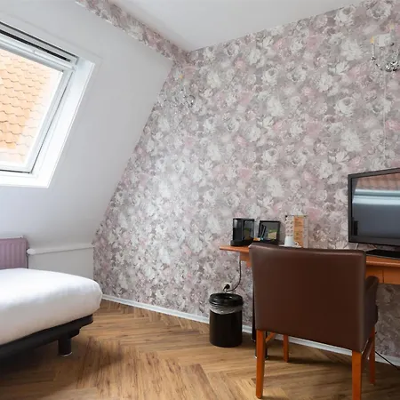 Grand Museum Hotel, Bw Signature Collection 4*