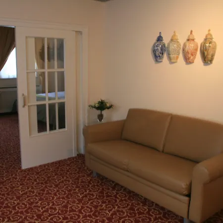 Grand Museum Hotel, Bw Signature Collection