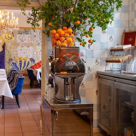 Grand Museum Hotel, Bw Signature Collection Szálloda 4*