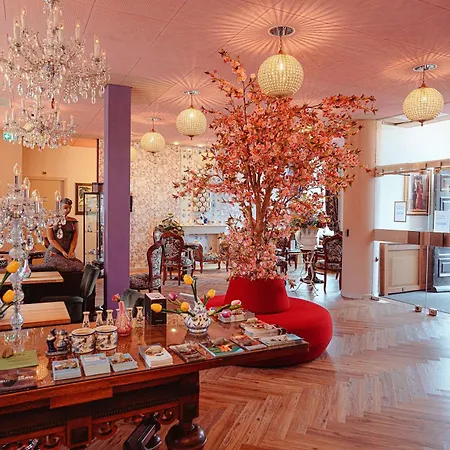 Grand Museum Hotel, Bw Signature Collection