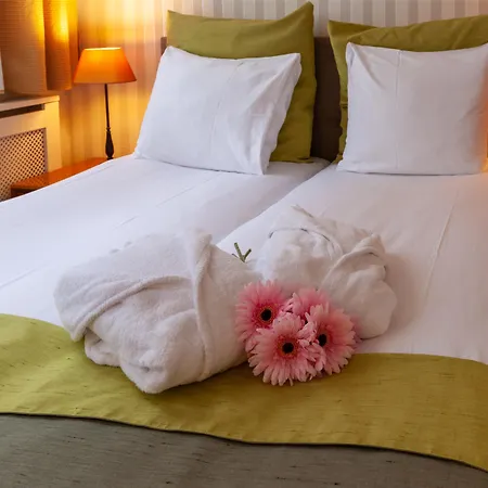 Grand Museum Hotel, Bw Signature Collection Hotel 4*