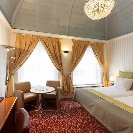 Grand Museum Hotel, Bw Signature Collection Hotel 4*