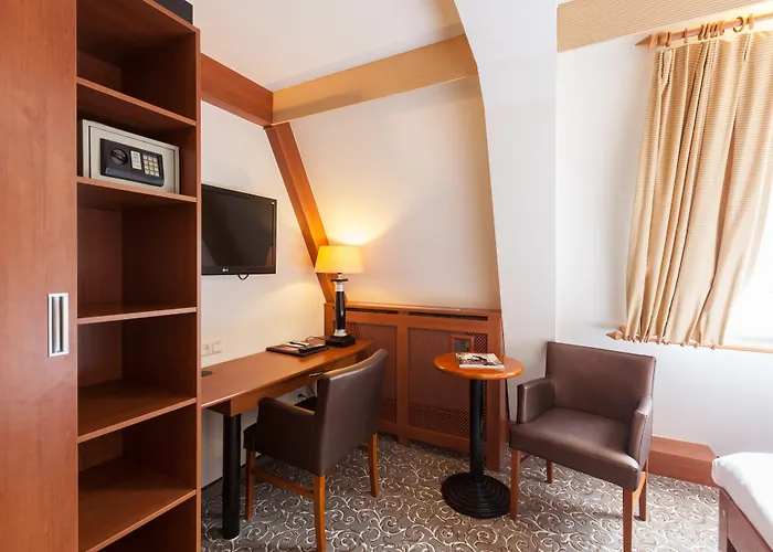 Grand Museum Hotel, Bw Signature Collection 4* Delft