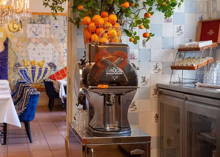 Grand Museum Hotel, Bw Signature Collection Hotell 4*