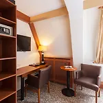 Grand Museum Hotel, Bw Signature Collection 4* Delft
