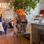 Grand Museum Hotel, Bw Signature Collection Hotel 4*