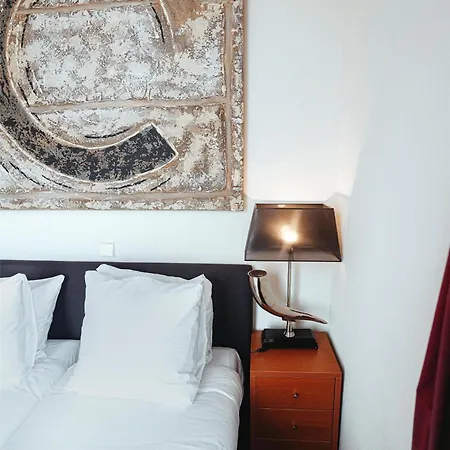 Grand Museum Hotel, Bw Signature Collection Hotell