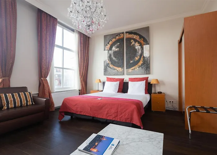 Grand Museum Hotel, Bw Signature Collection Hotel 4*