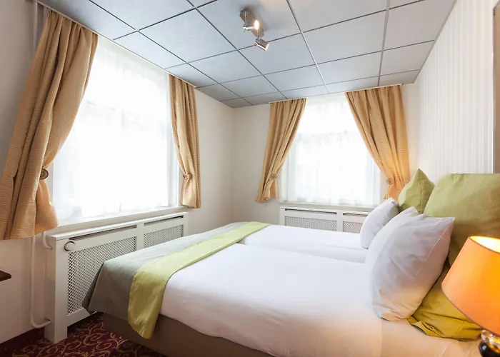 Grand Museum Hotel, Bw Signature Collection 4* 代夫特